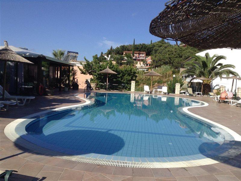 Mermaid Pool Studios And Bar Палеокастріца Екстер'єр фото