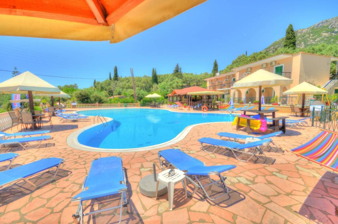Mermaid Pool Studios And Bar Палеокастріца Екстер'єр фото