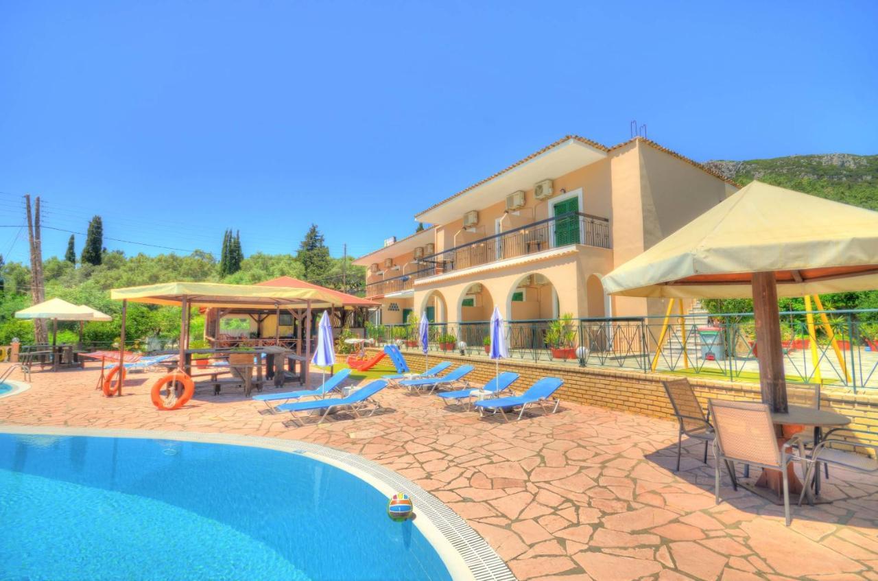 Mermaid Pool Studios And Bar Палеокастріца Екстер'єр фото